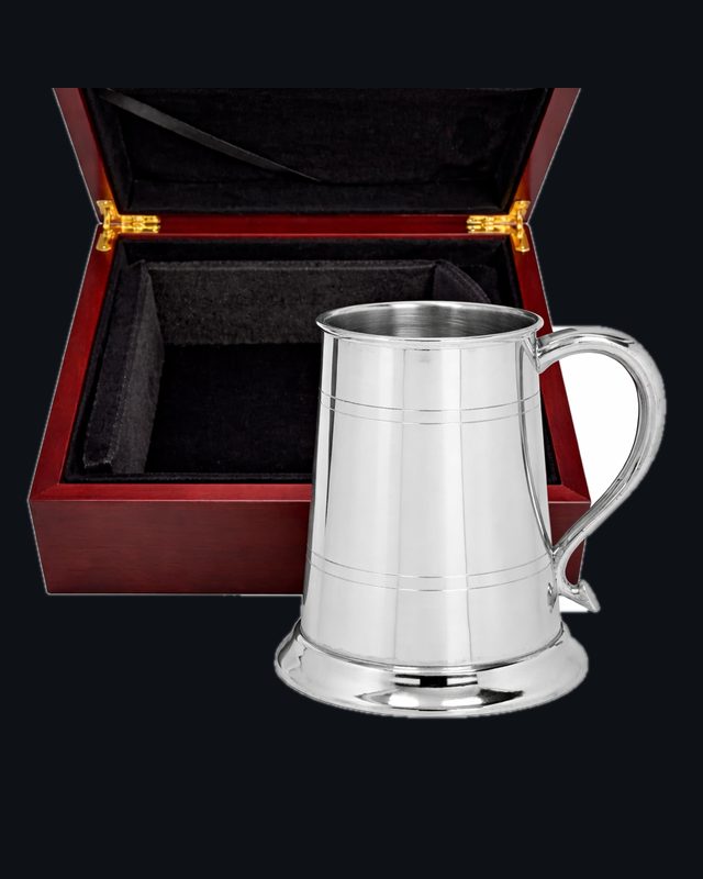 1 Pint Pewter Tankard With Swan Handle in Wooden Gift Box